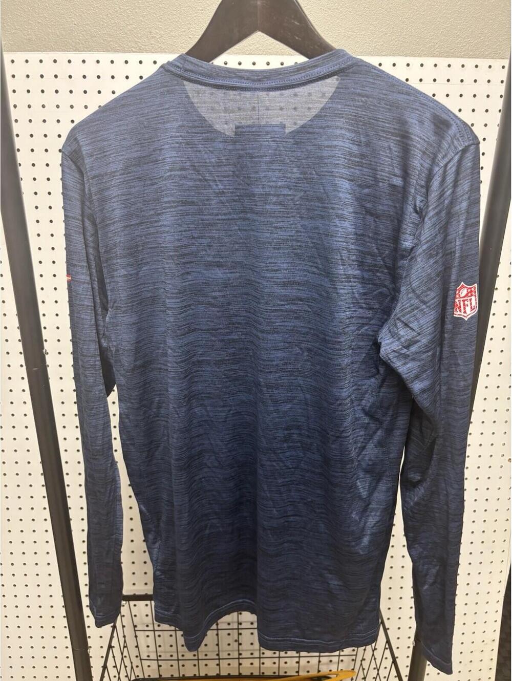 NWT Nike Men’s New England Patriots Long Sleeve Shirt Size Medium - Picture 3 of 8